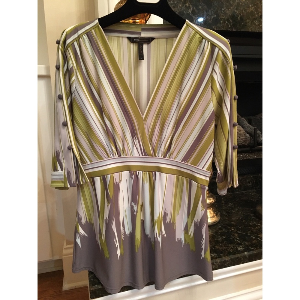 Bcbg Maxazria Striped V-Neck Button Detail Cut out sleeves Top Sz.M